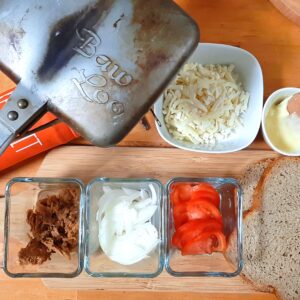 いなば食品ツナトッピングトマト＆バジルで作るホットサンドの具材