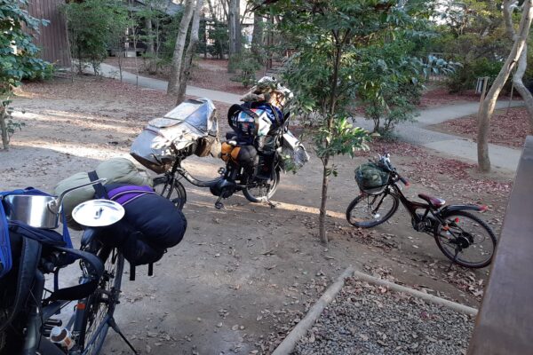 清水公園でバンガローキャンの時の自転車のパッキングの様子